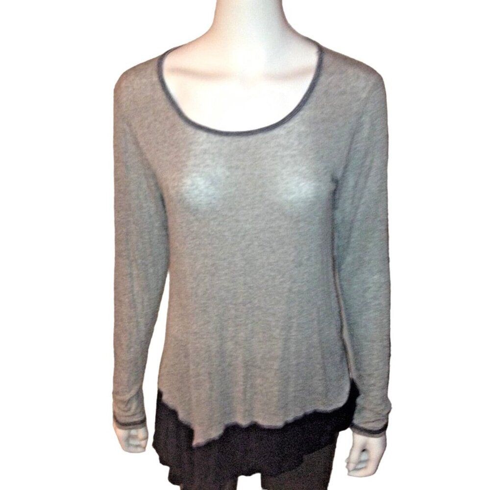 Bobeau Knit Top Size Medium Women's Grey Stretch Tee Long Sleeve Skirted